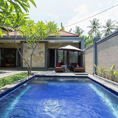 Villa Twin Lovina Екстериор снимка