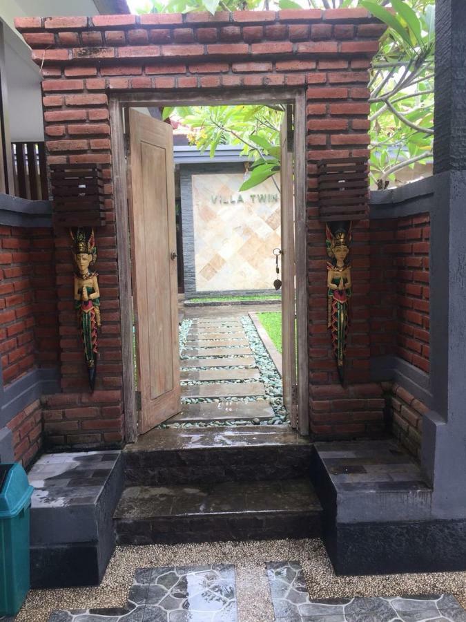 Villa Twin Lovina Екстериор снимка